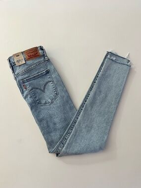 NWT Levi’s 720 High Rise Super Skinny Women’s Jeans 27x30 Light Wash